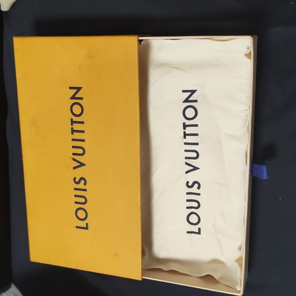 Authentic Louis Vuitton wallet/makeup pouch/wallet brown checkered red zipper! - Picture 2 of 5